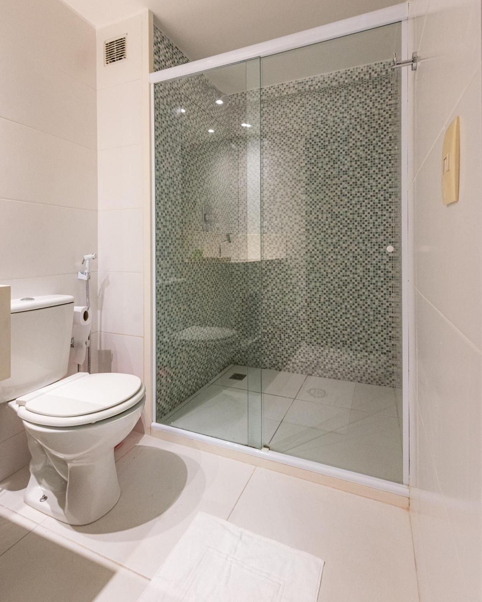Flat 527 Ritz -