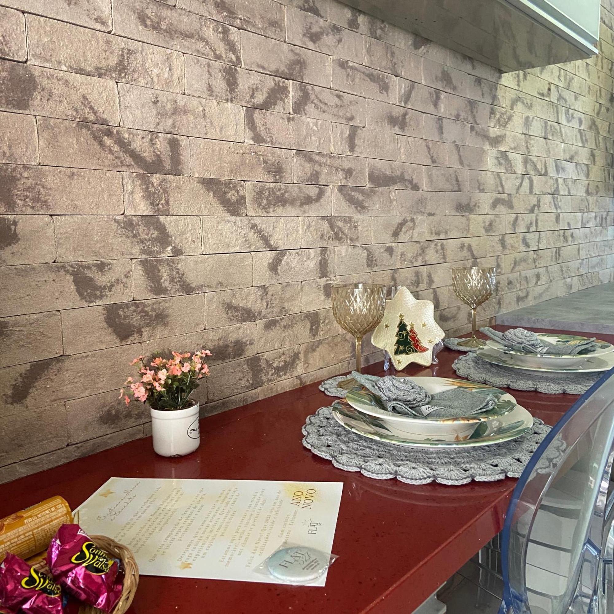 Flat 527 Ritz - *